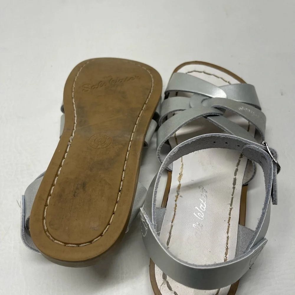 Salt water girls sandals size 2 metallic silver